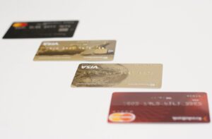Aprende Cómo Solicitar en Línea una Tarjeta de Crédito de Wells Fargo