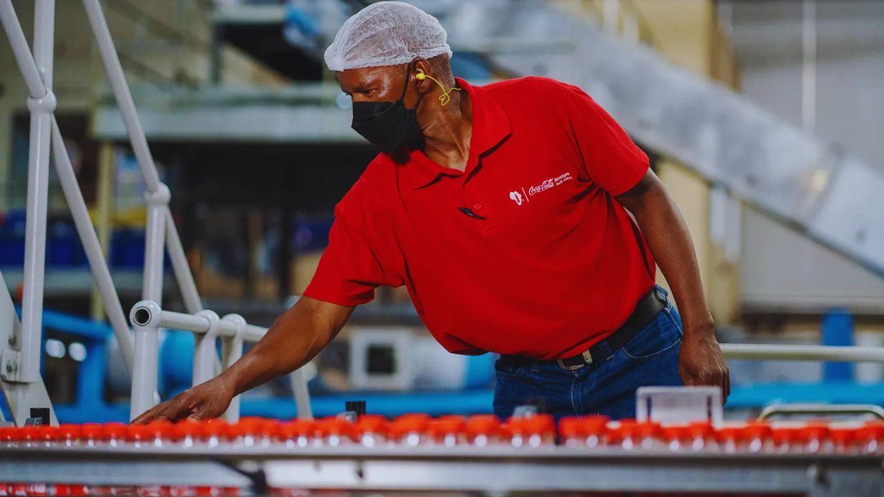 Cómo conseguir un puesto corporativo en Coca-Cola: Todo lo que los profesionales deben saber